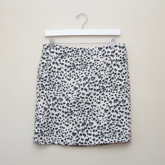 LOFT Dresses & Skirts - Loft Cheetah Print Pencil Skirt